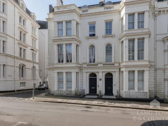 Flat for sale in West Hoe, Mount Wise
