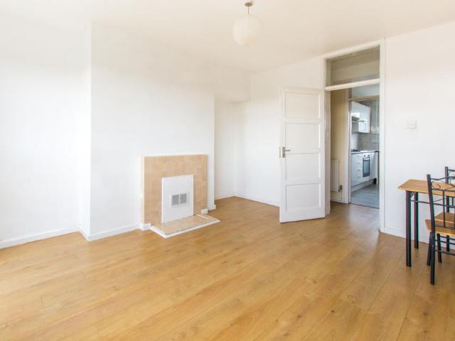 Flat for sale in London Borough of Haringey, Greater London