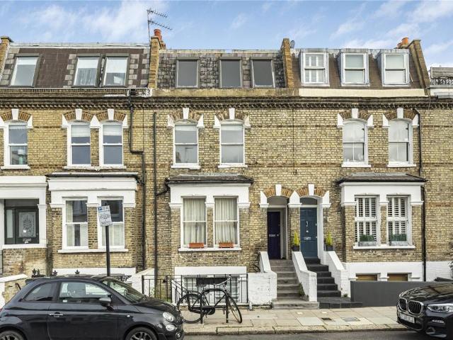 Flat for sale in Fulham, Greater London