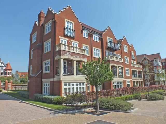 Flat for sale in Holywell, Eastbourne