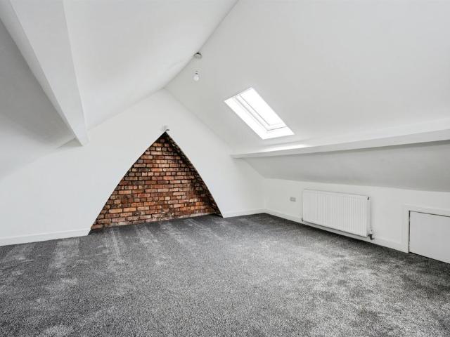 Flat for sale in Gorseinon, Wales