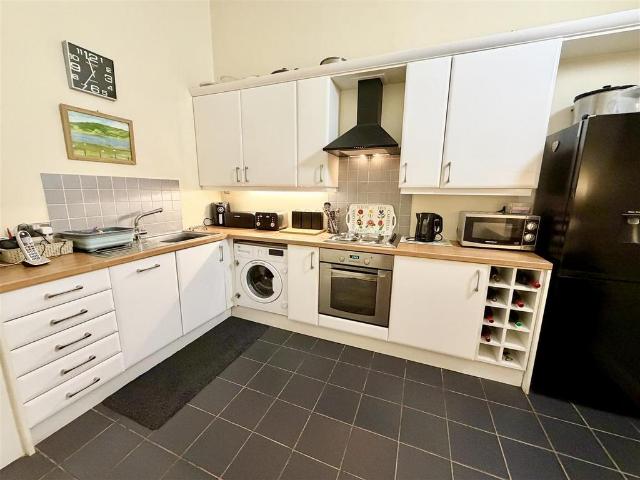 Flat for sale in Ripponden, Isle Of Man