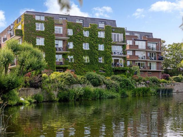 Flat for sale in Stratford-upon-Avon, Alderminster