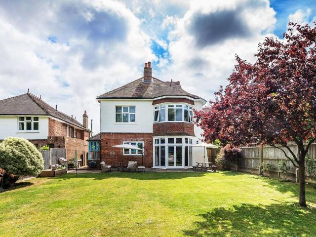 Flat for sale in St James, Sandown Park