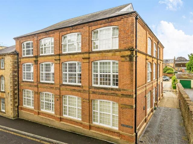 Flat for sale in Crewkerne, Somerset