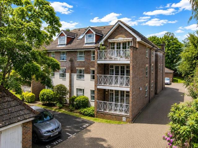 Flat for sale in Westwood Park, City Of Southampton