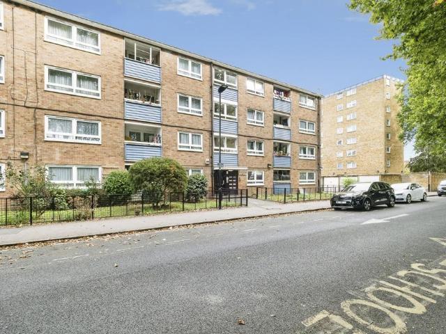 Flat for sale in London Borough of Newham, Greater London