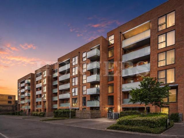 Flat for sale in Greater London