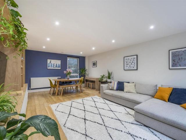 Flat for sale in Belsize Park, Cat Hill