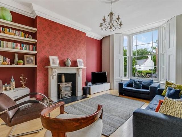 Flat for sale in Gospel Oak, Greater London