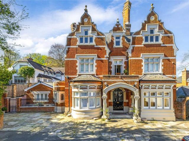 Flat for sale in Kingston Vale, Greater London