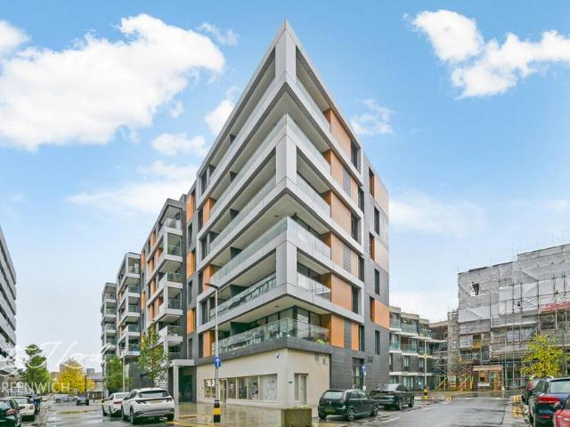 Flat for sale in East Greenwich, Greater London