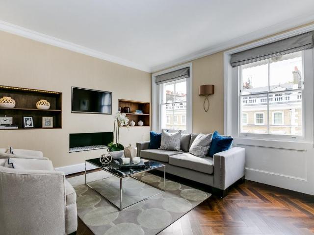 Flat for sale in Brompton, Greater London