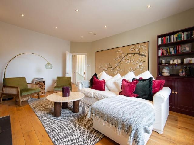 Flat for sale in South Hampstead, Greater London