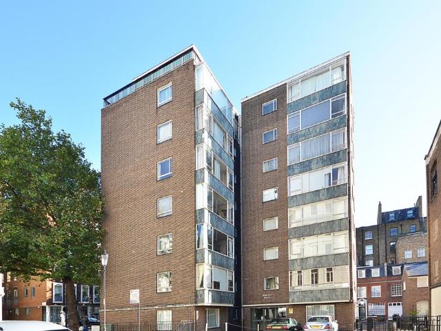 Flat for sale in Royal Borough of Kensington and Chelsea, Greater London
