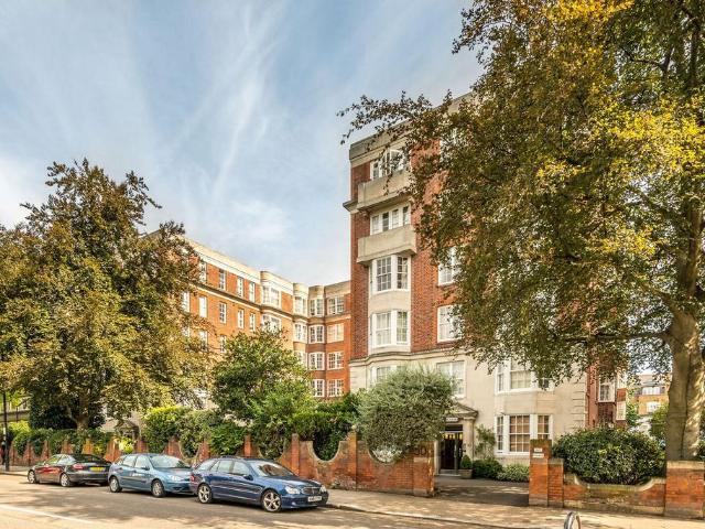 Flat for sale in Notting Hill, Greater London