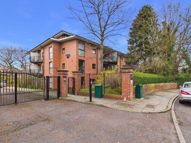 Flat for sale in Jesmond, Tyne And Wear