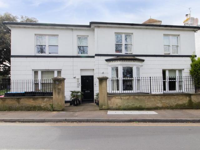 Flat for sale in Upton, Acol
