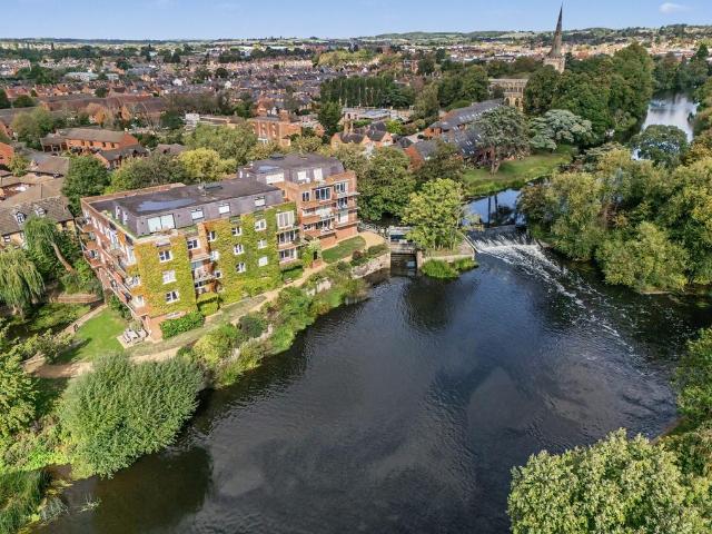 Flat for sale in Stratford-upon-Avon, Alderminster