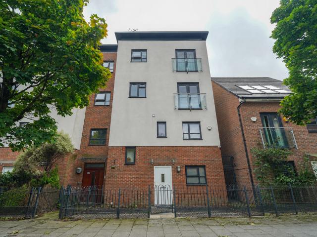 Flat for sale in Salford, Greater Manchester