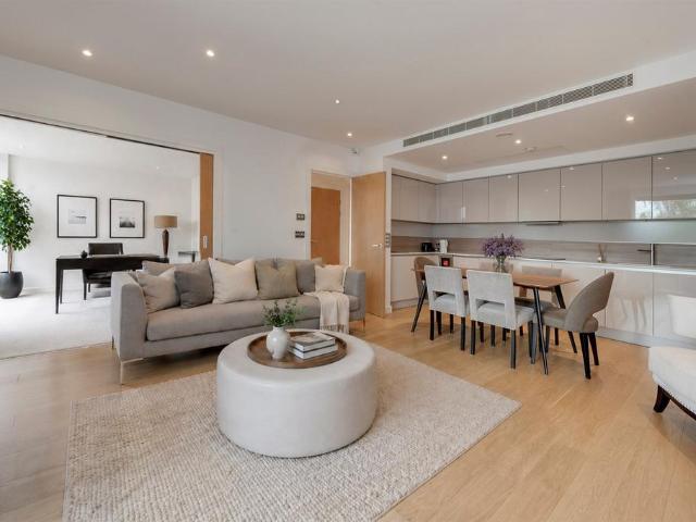 Flat for sale in Notting Hill, Greater London