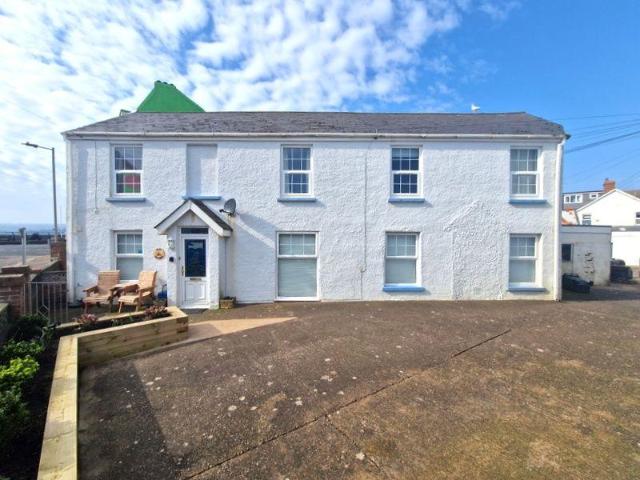 Flat for sale in Withycombe, Budlake