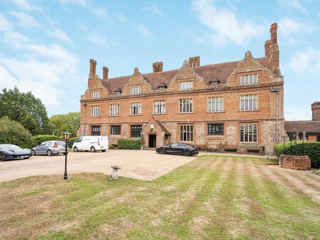 Flat for sale in Aston, East Hertfordshire