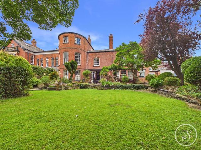 Flat for sale in Chapel Allerton, West Yorkshire