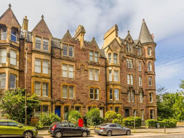 Flat for sale in Marchmont, Scotland