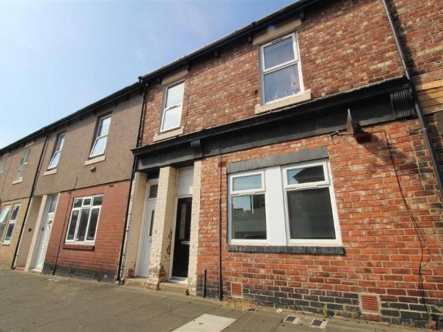 Flat for sale in Battle Field, Tyne And Wear