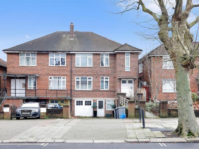 Flat for sale in Cricklewood, Isle Of Man