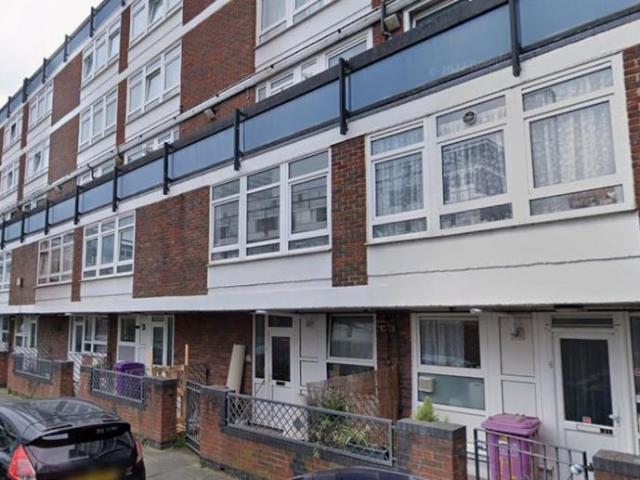 Flat for sale in Samuda Estate, Isle Of Dogs