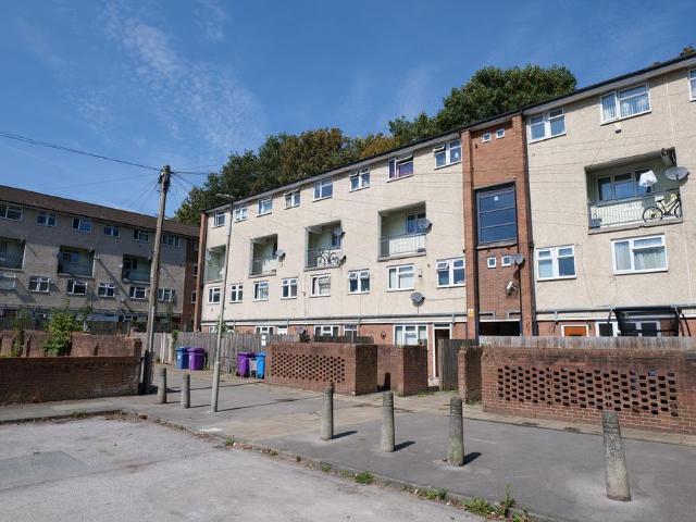 Flat for sale in Calderstones