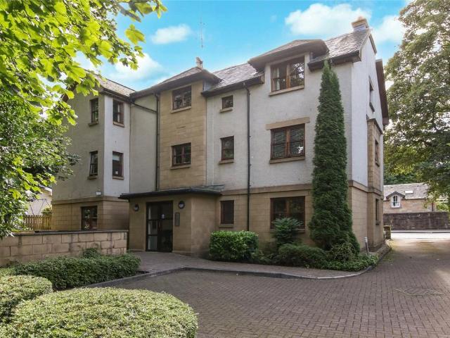 Flat for sale in Bearsden, Scotland