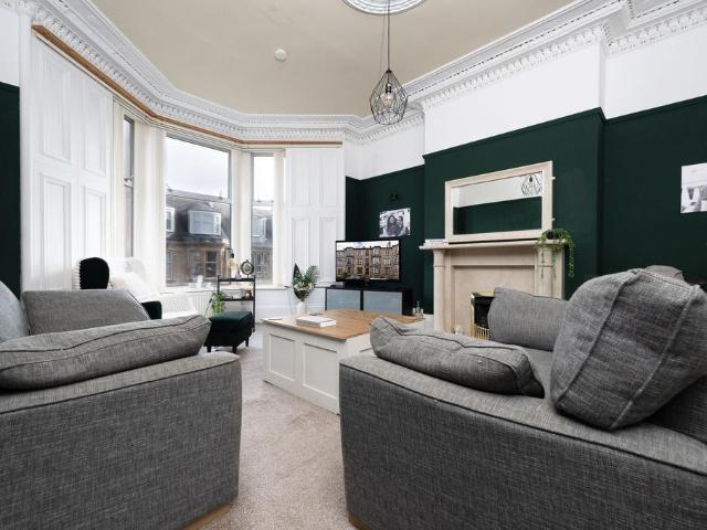 Flat for sale in Greenock, Scotland