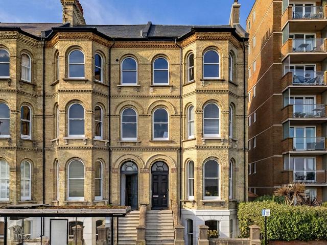 Flat for sale in Aldrington