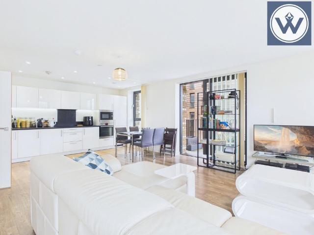 Flat for sale in Silvertown, Greater London