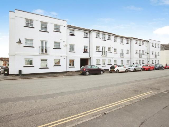 Flat for sale in Sydenham, Green Close