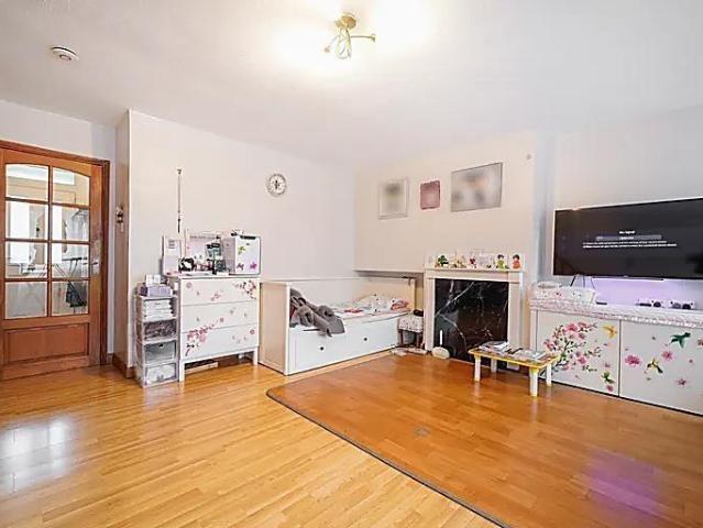 Flat for sale in Old Malden, Greater London