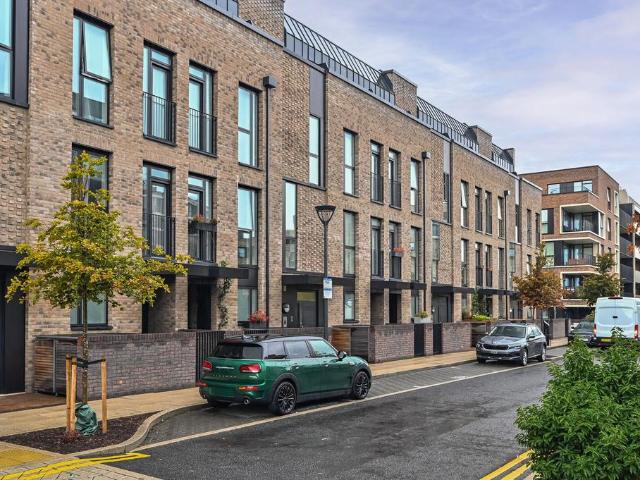 Flat for sale in Chobham Manor, Greater London
