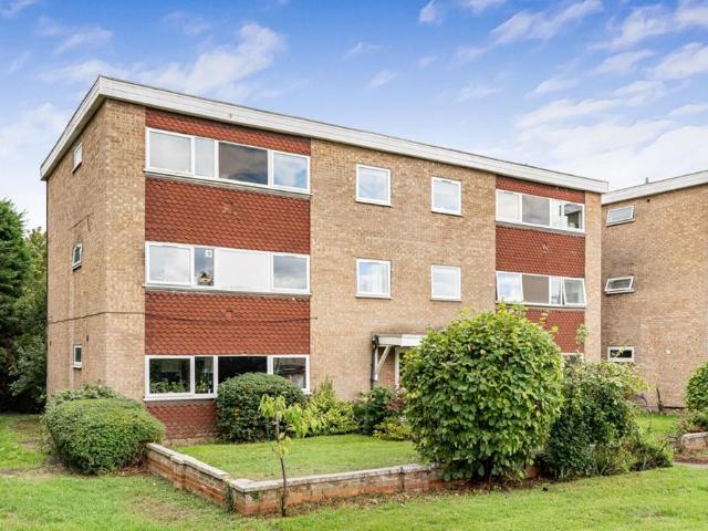 Flat for sale in Hertford, Colliers End