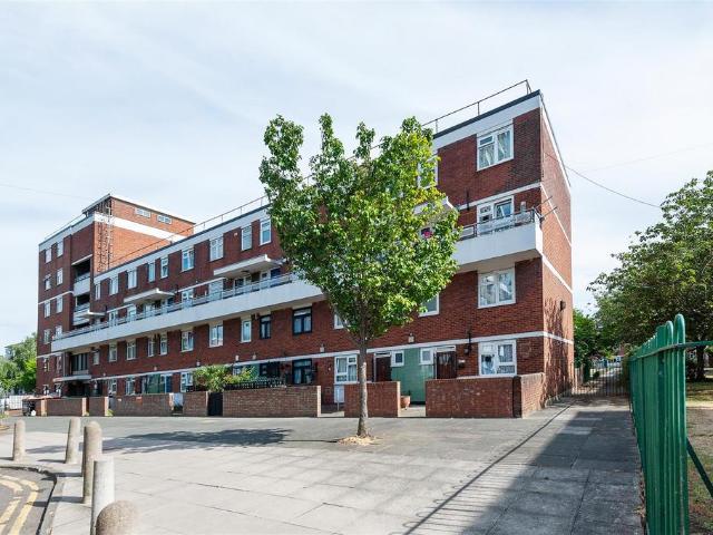 Flat for sale in Haggerston, Greater London