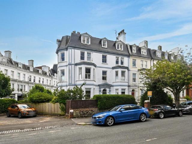 Flat for sale in Eastbourne, East Sussex