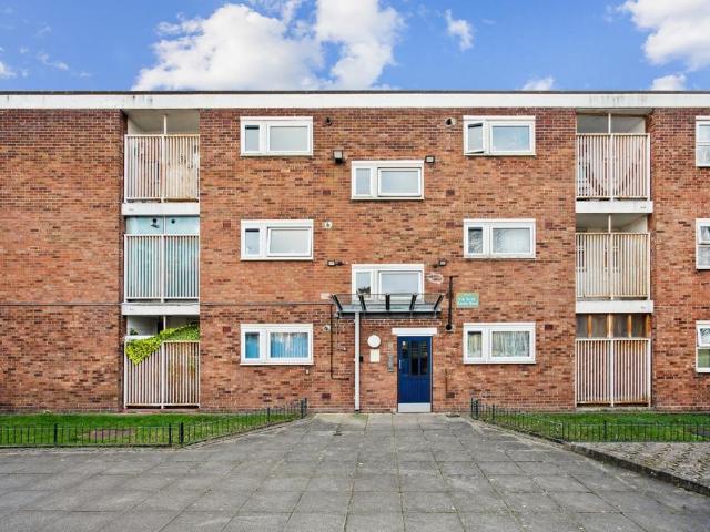 Flat for sale in Kentish Town, Greater London