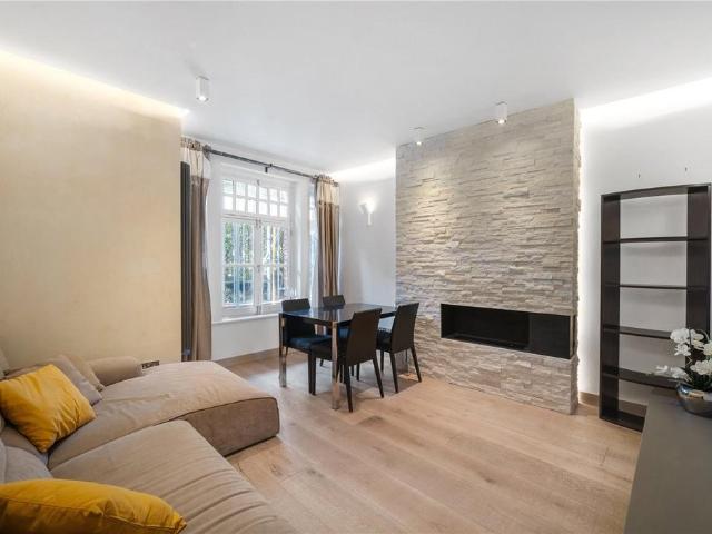 Flat for sale in West Kensington, Greater London