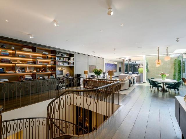 Flat for sale in Knightsbridge, Greater London