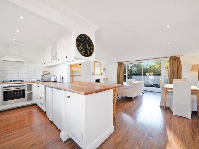 Flat for sale in Pimlico, Greater London