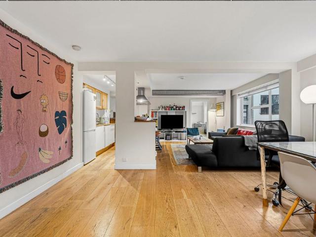 Flat for sale in Shoreditch, Greater London