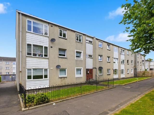Flat for sale in Maryhill Park, Summerston