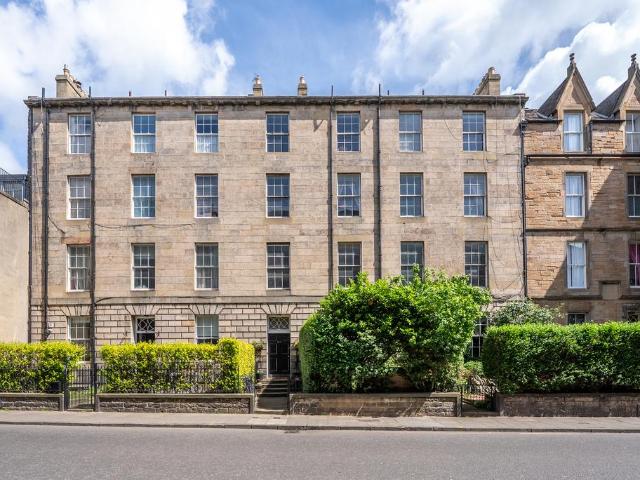 Flat for sale in Leith Links, Scotland